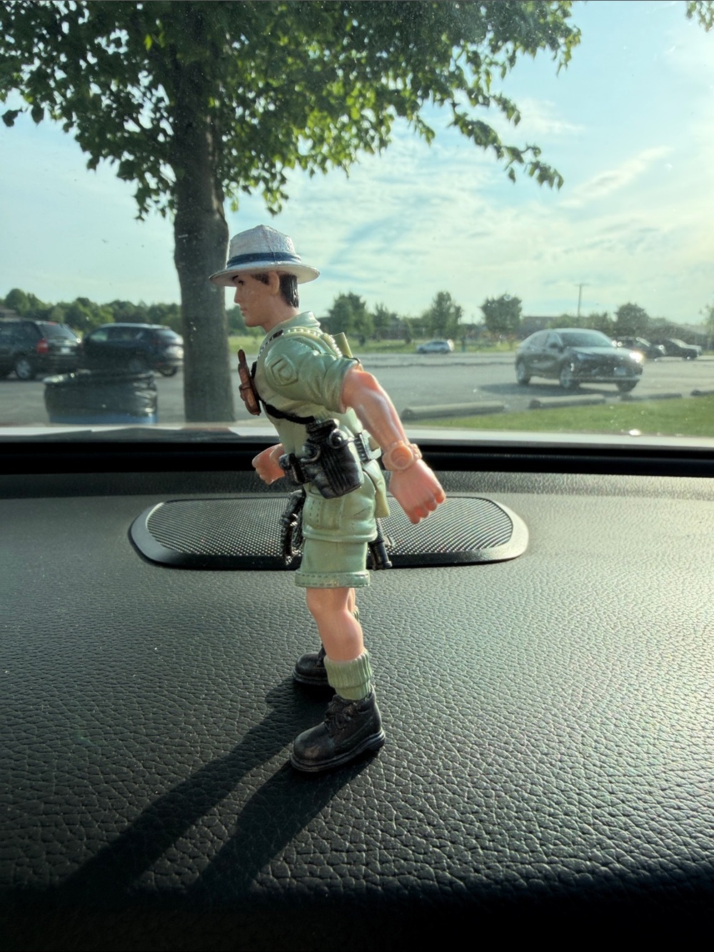 Dino Valley Chap Mei Bob The Ranger Explorer Figure - Picture 2 of 6